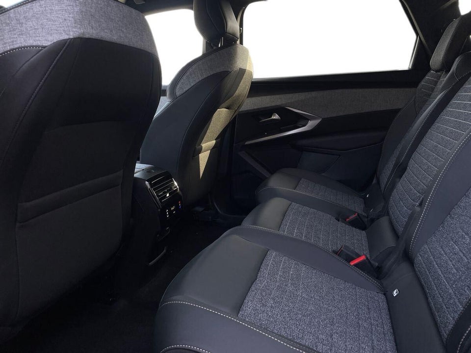 Peugeot e-5008 77 Allure 7prs 5d