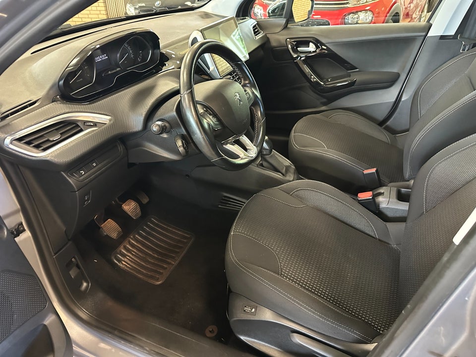 Peugeot 208 1,2 PureTech 82 Allure+ 5d