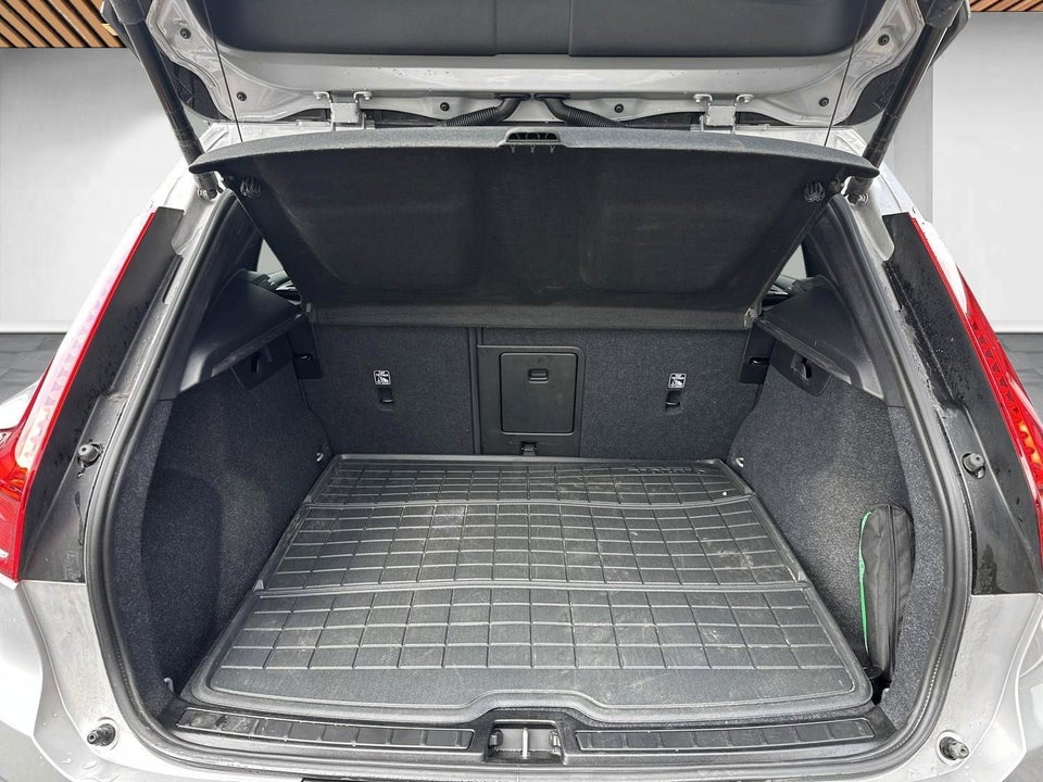 Volvo XC40 ReCharge Twin Ultimate 5d