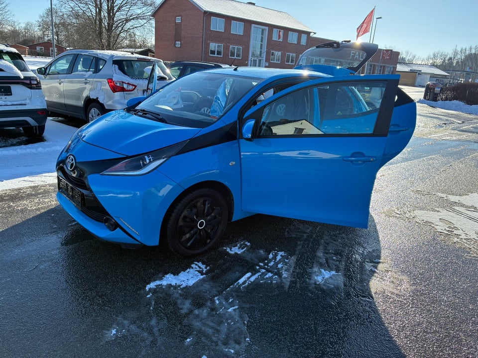 Toyota Aygo 1,0 VVT-i x-play 5d