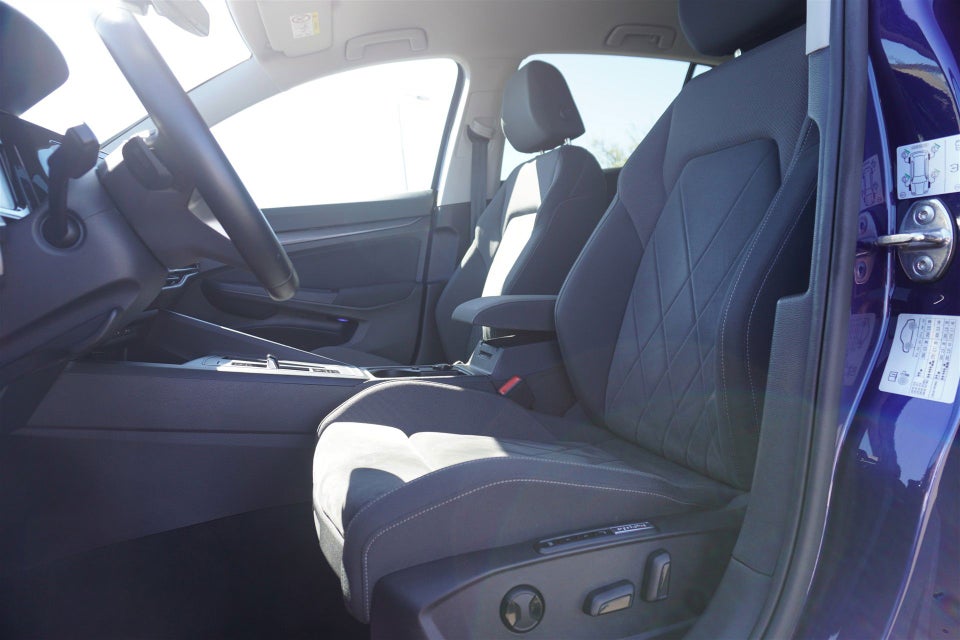 VW Golf VIII 1,4 eHybrid DSG 5d