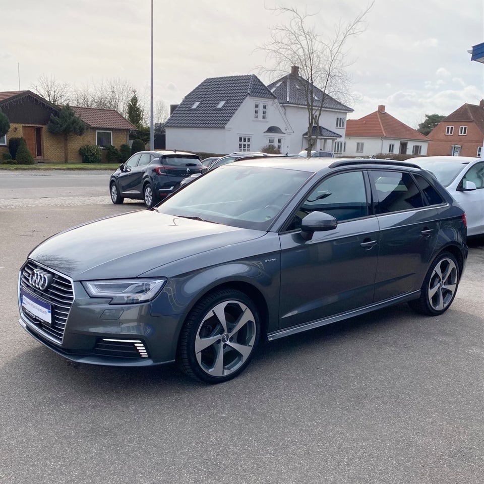 Audi A3 1,4 e-tron S-line Sportback S-tr. 5d