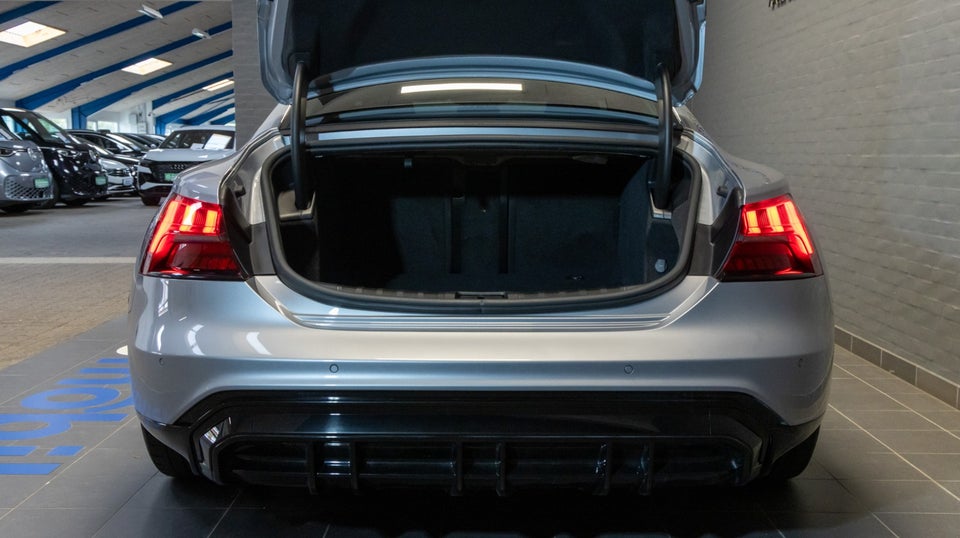 Audi RS e-tron GT quattro 4d