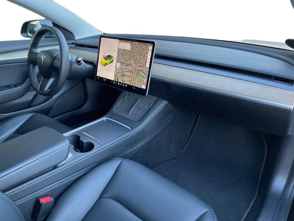 Tesla Model 3 Long Range AWD 4d