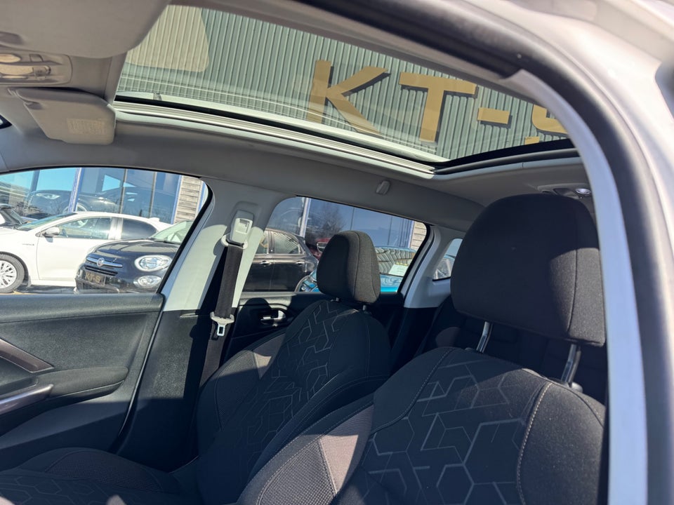 Peugeot 2008 1,6 e-HDi 92 Active Sky 5d