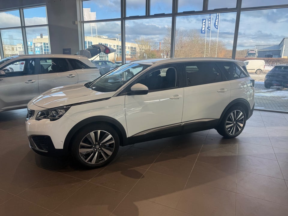 Peugeot 5008 1,2 e-THP 130 Allure 7prs 5d
