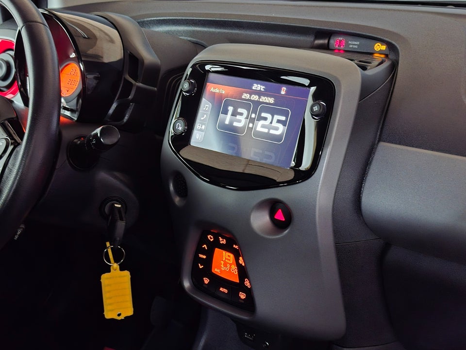 Toyota Aygo 1,0 VVT-i x-press 5d