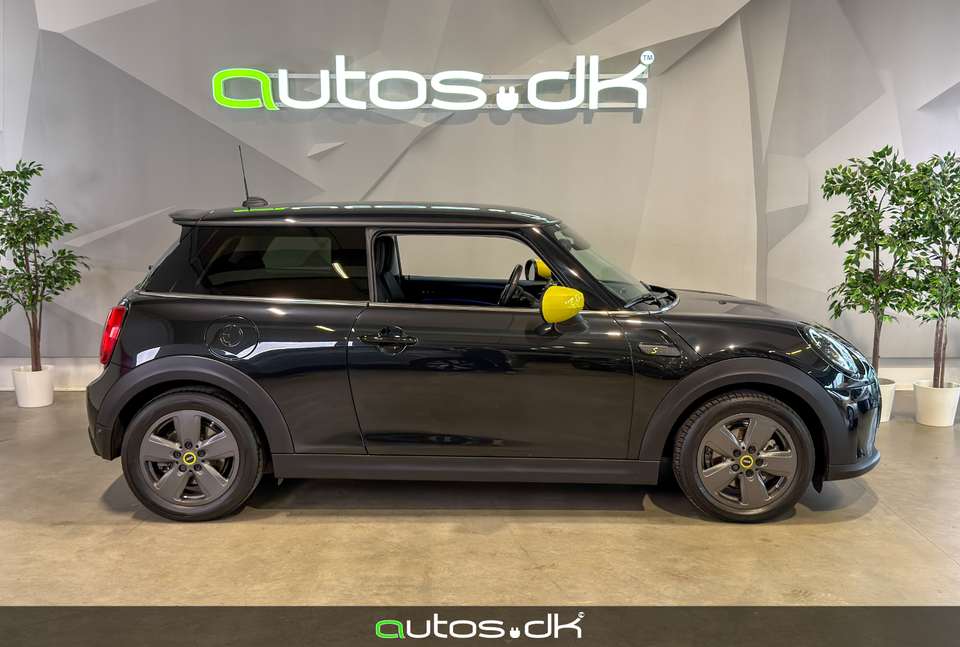 MINI Cooper SE Essential 3d