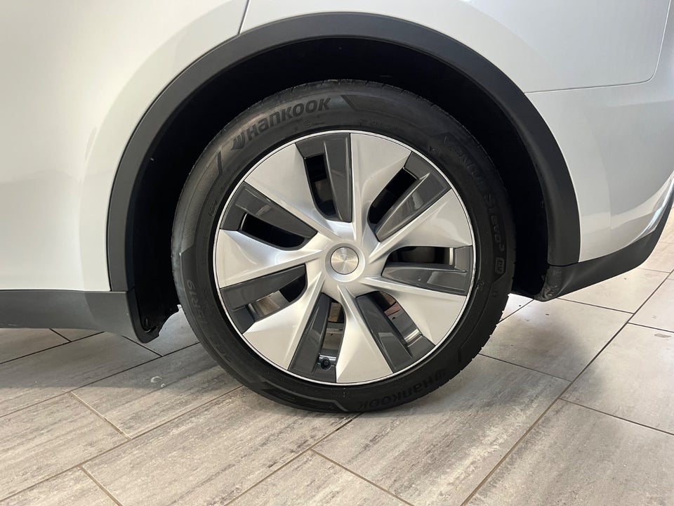 Tesla Model Y RWD 5d
