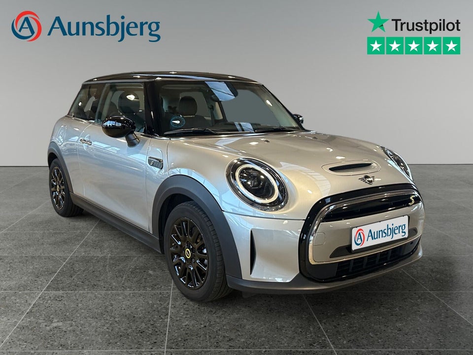 MINI Cooper SE Essential 3d