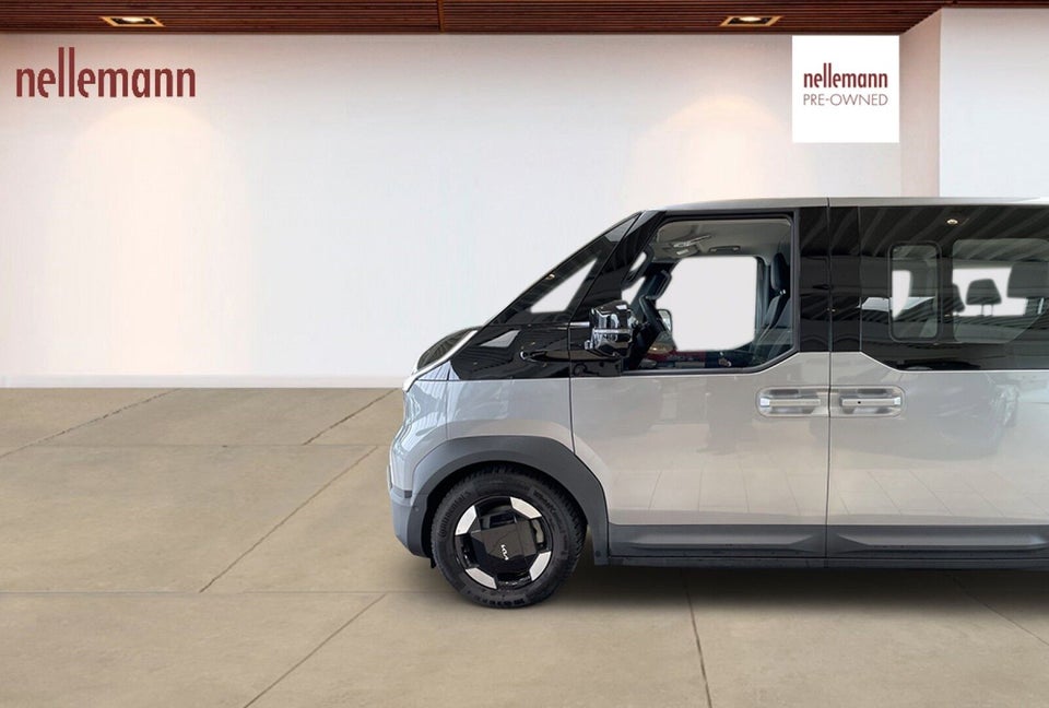 Kia PV5 71 Long Range Upgrade 5d