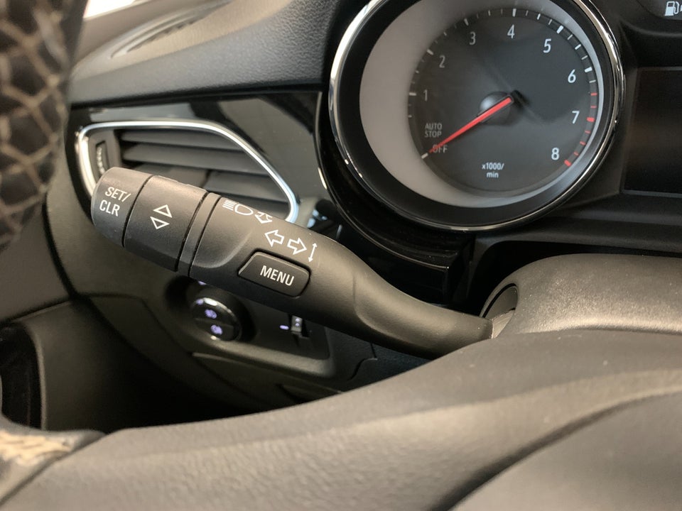 Opel Astra 1,2 T 110 Elegance Sports Tourer 5d