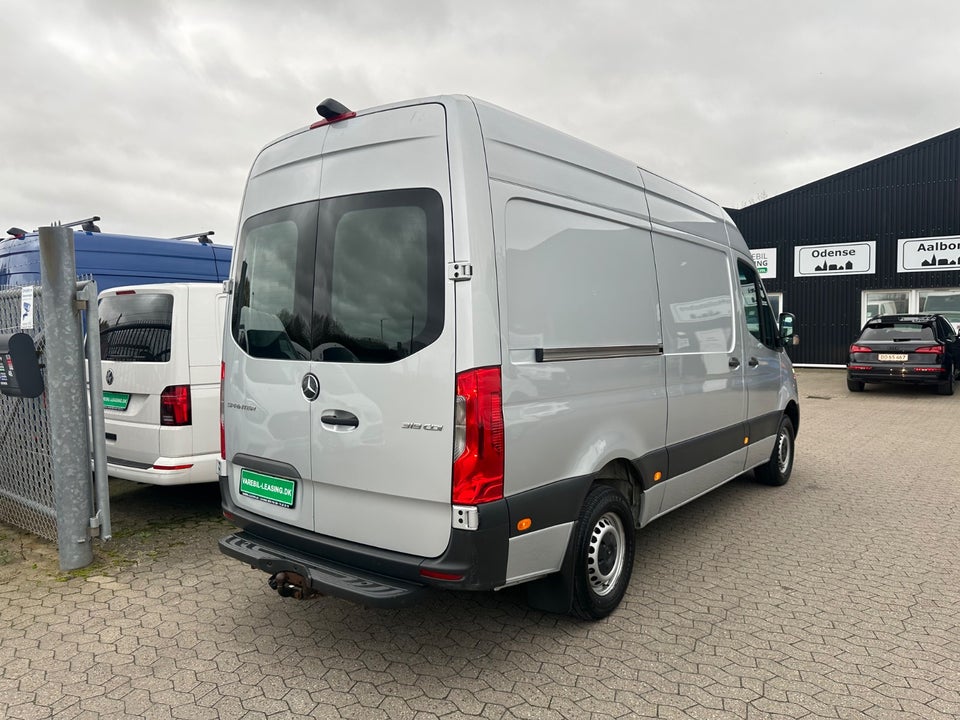 Mercedes Sprinter 319 3,0 CDi A2 Kassevogn aut. RWD