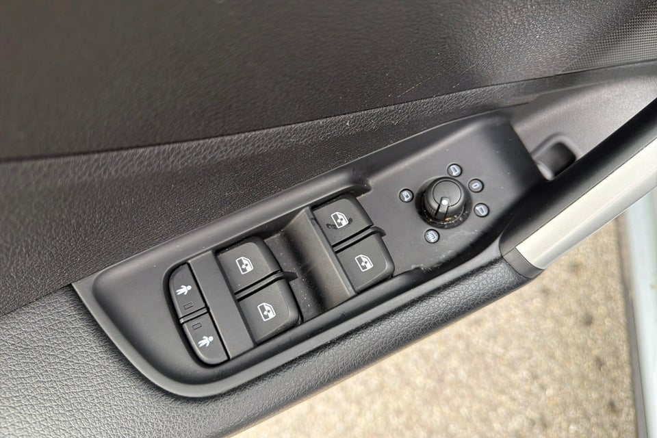 Audi Q2 35 TFSi Prestige S-tr. 5d