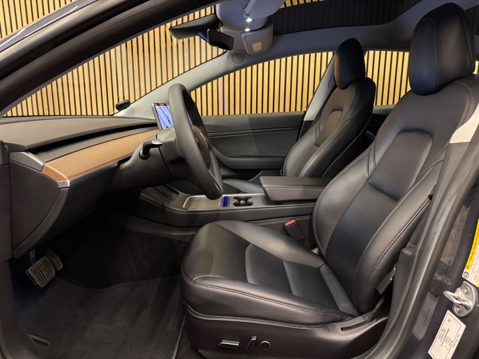 Tesla Model 3 Long Range AWD 4d