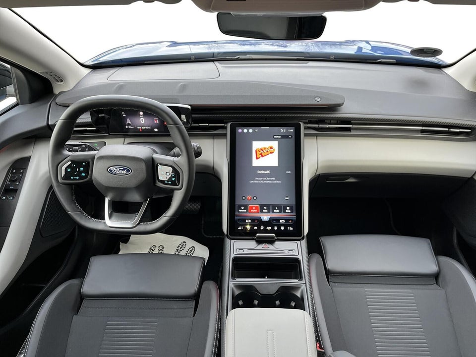 Ford Explorer 82 Premium Extended Range 5d