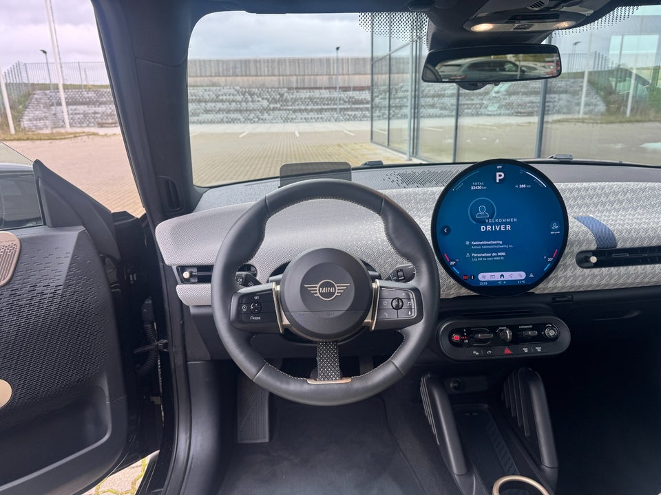 MINI Cooper E Favoured Trim L 3d