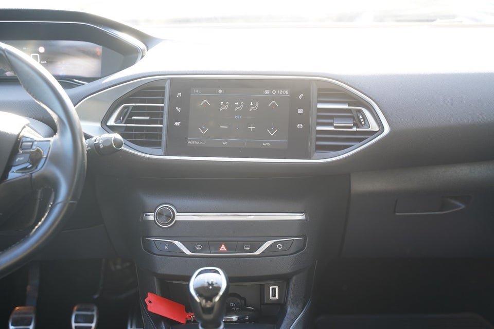 Peugeot 308 1,5 BlueHDi 130 Allure Grand SW 5d