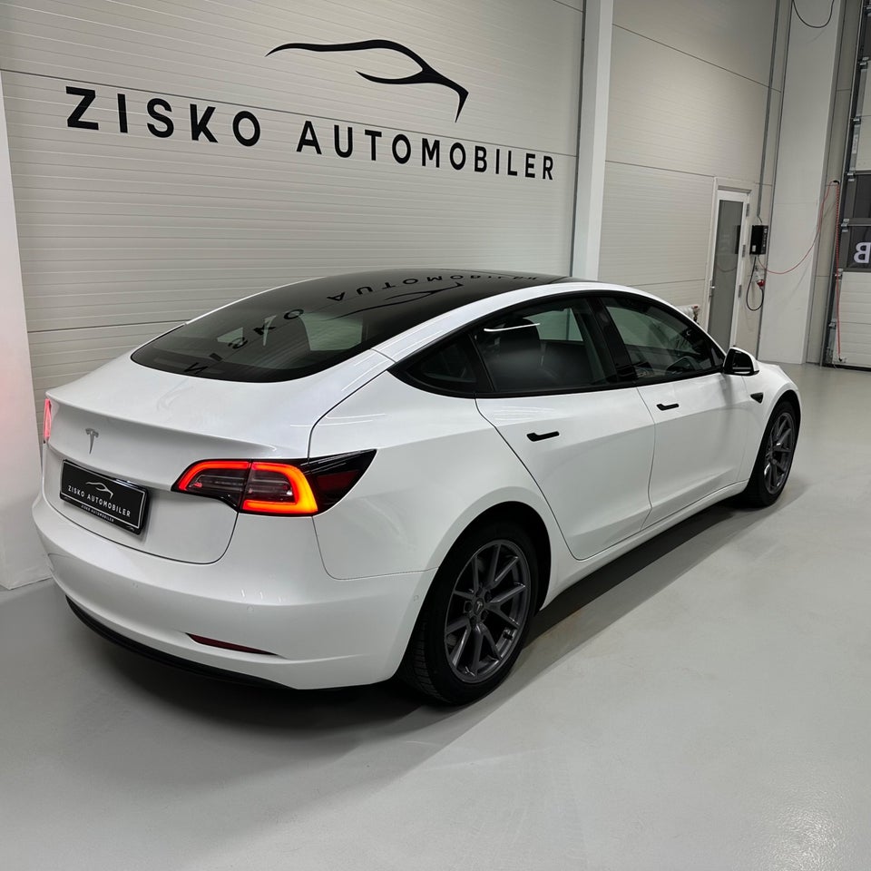 Tesla Model 3 Long Range AWD 4d