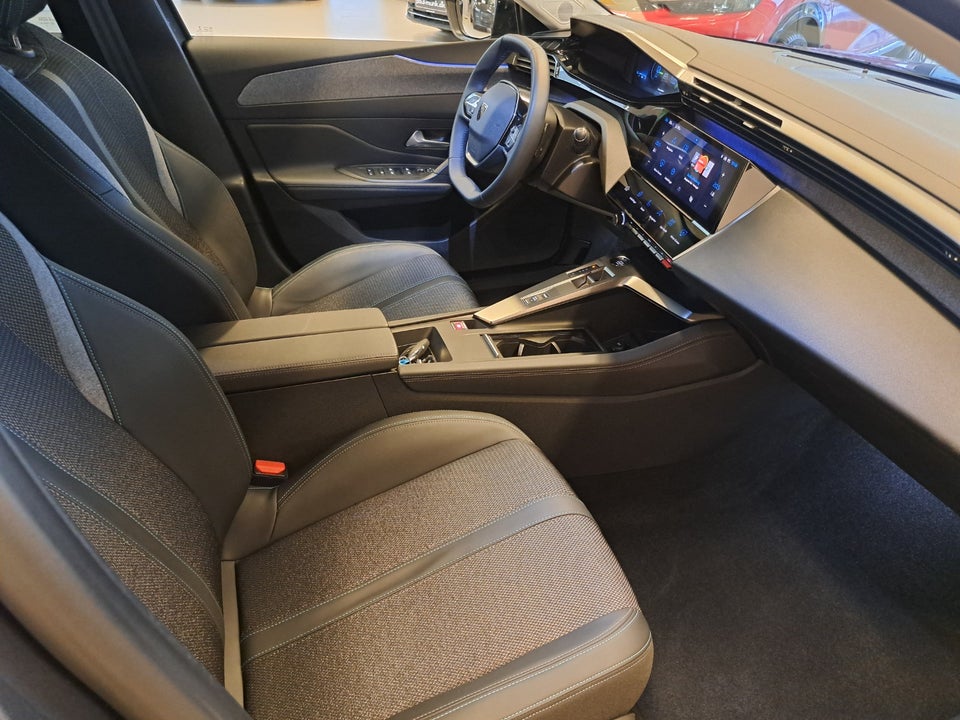 Peugeot 308 1,6 Hybrid First Selection SW EAT8 5d