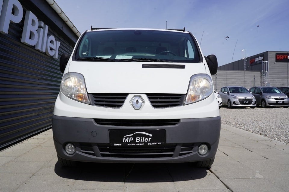 Renault Trafic T29 2,0 dCi 115 L2H1 aut. 4d