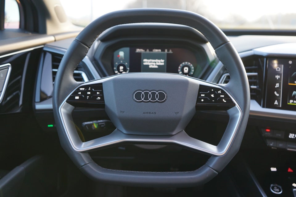 Audi Q4 e-tron 45 S-line 5d