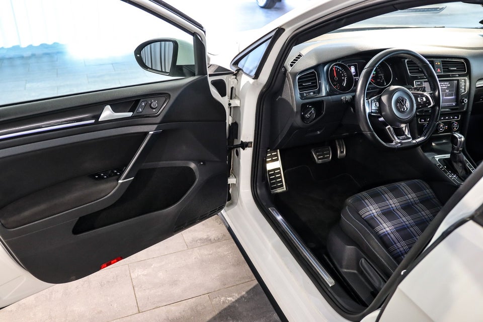 VW Golf VII 1,4 GTE DSG 5d