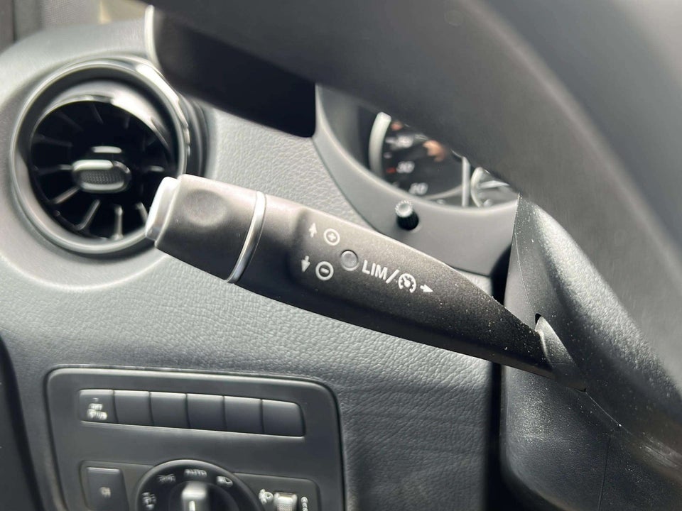 Mercedes eVito 129 Tourer PRO L Van