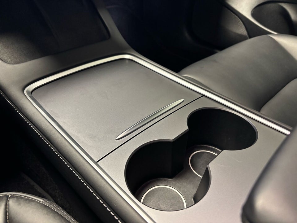 Tesla Model 3 Long Range RWD 4d