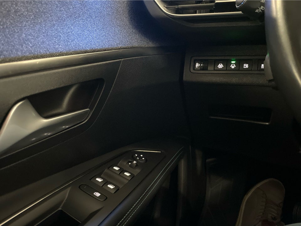 Peugeot 3008 1,6 Hybrid Selection Sport EAT8 5d