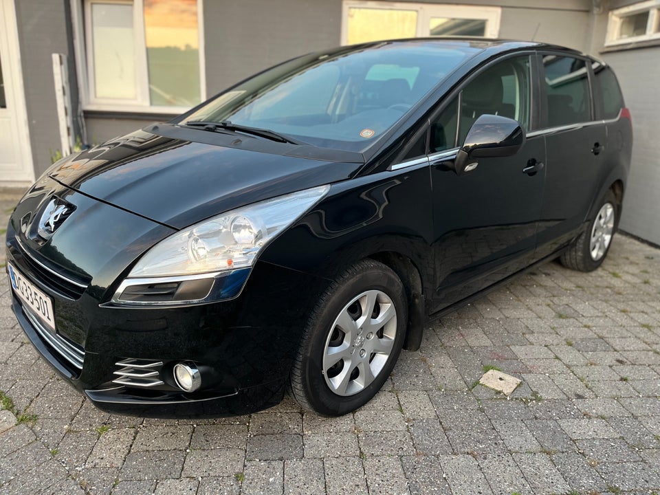 Peugeot 5008 1,6 HDi 112 Premium ESG 5d