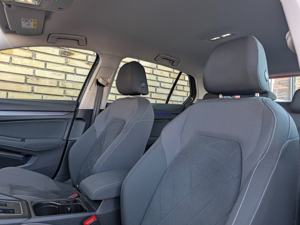 VW Golf VIII 1,4 GTE DSG 5d
