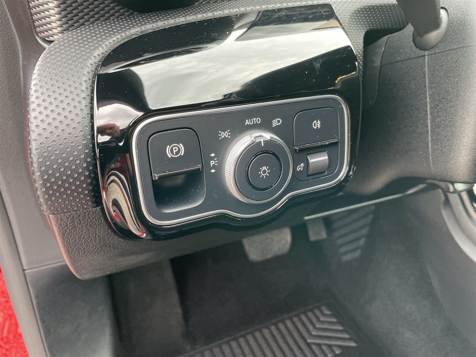 Mercedes A200 1,3 Progressive Line aut. 5d