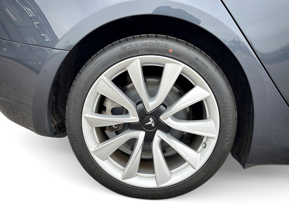 Tesla Model 3 Long Range AWD 4d