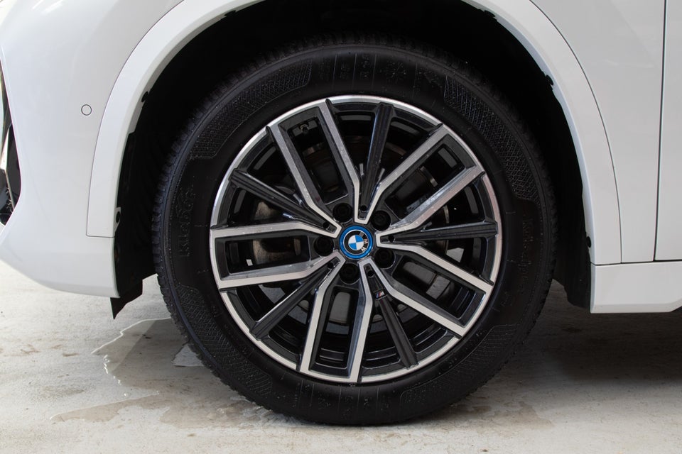 BMW iX1 xDrive30 M-Sport 5d