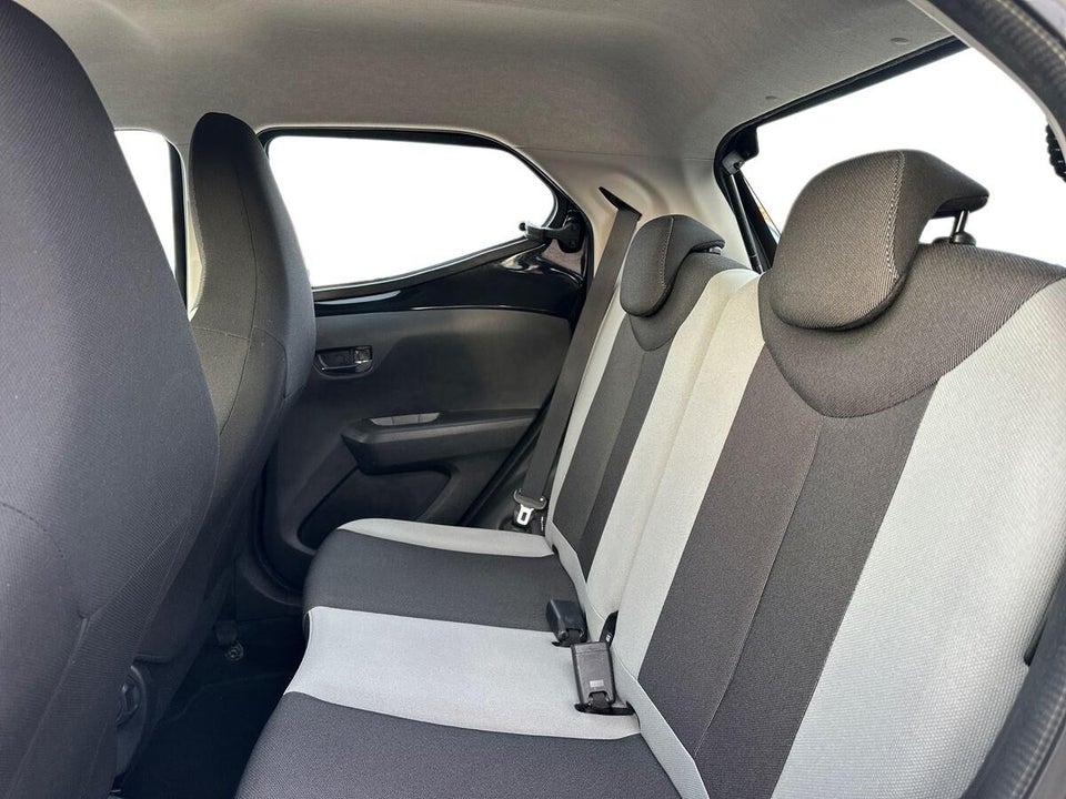 Toyota Aygo 1,0 VVT-i x-play x-touch 5d