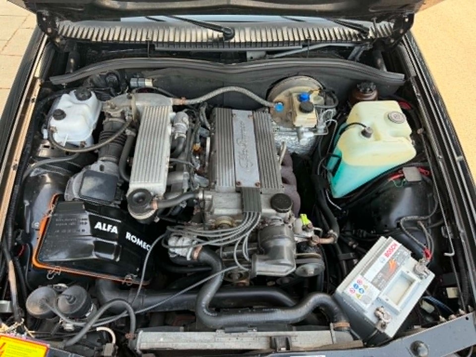 Alfa Romeo 75 2,0 TS 4d