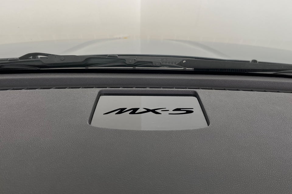 Mazda MX-5 1,8 Roadster 2d