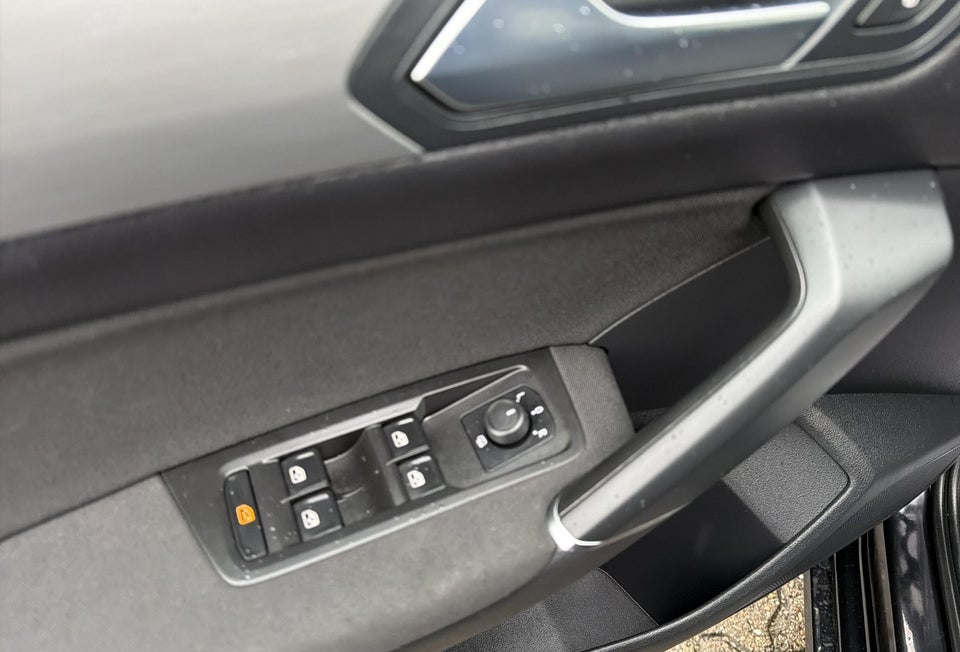 VW Touran 2,0 TDi 115 Comfortline DSG 7prs 5d