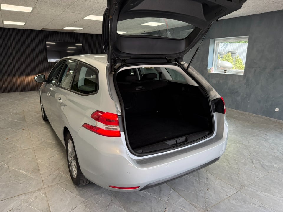 Peugeot 308 1,6 BlueHDi 120 Active SW EAT6 5d