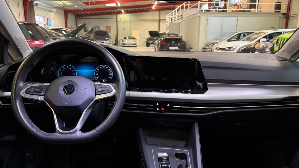 VW Golf VIII 1,5 eTSi 130 Life Variant DSG 5d