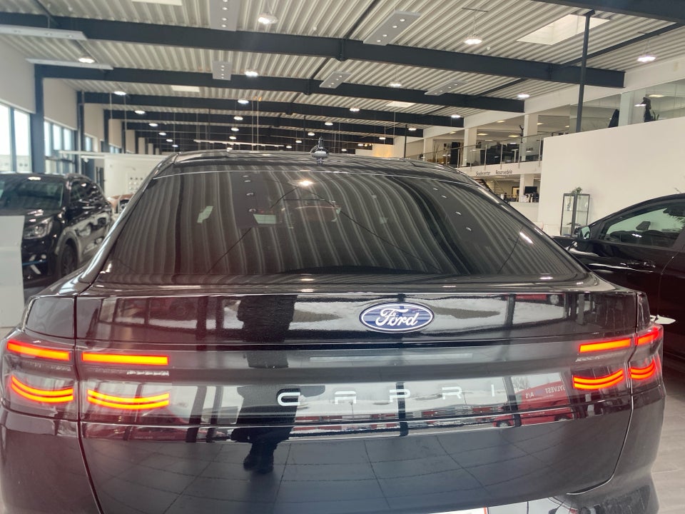 Ford Capri 77 Select Extended Range 5d