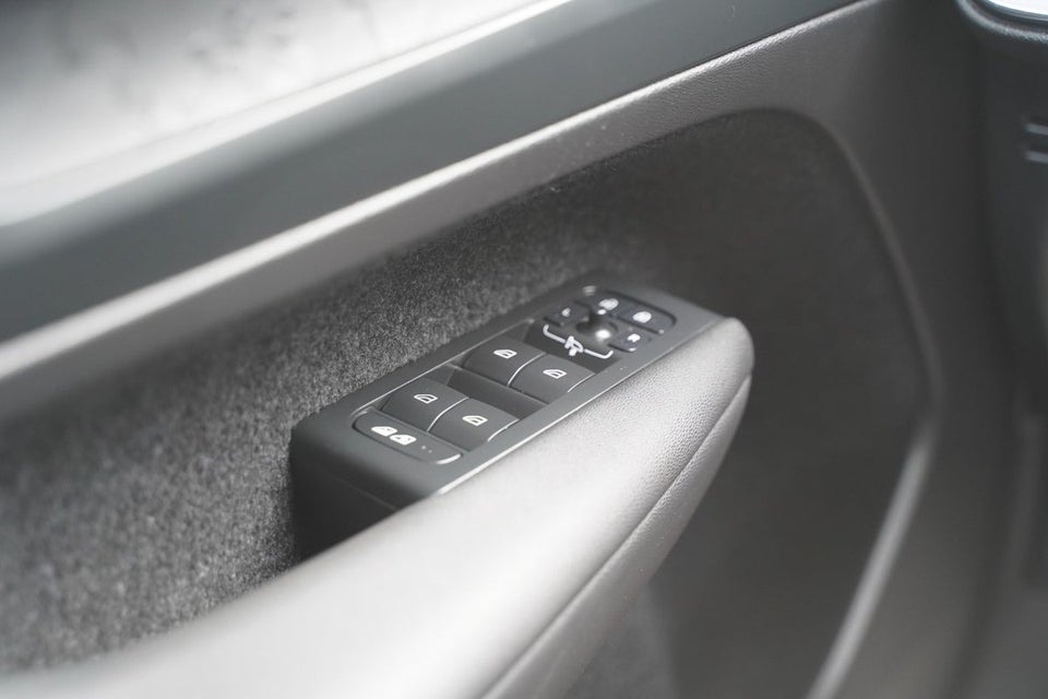 Volvo XC40 P6 ReCharge Core 5d