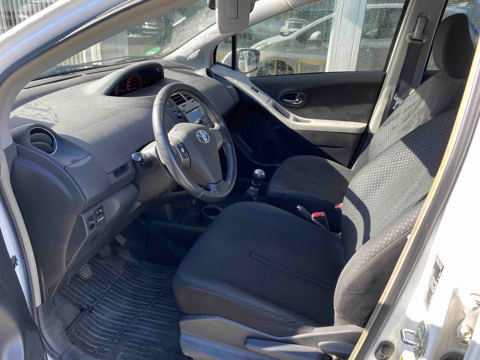 Toyota Yaris 1,3 TX 5d