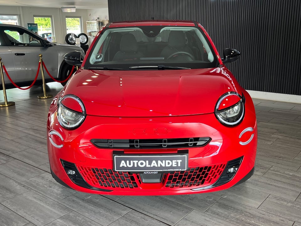 Fiat 600e 54 (RED) 5d