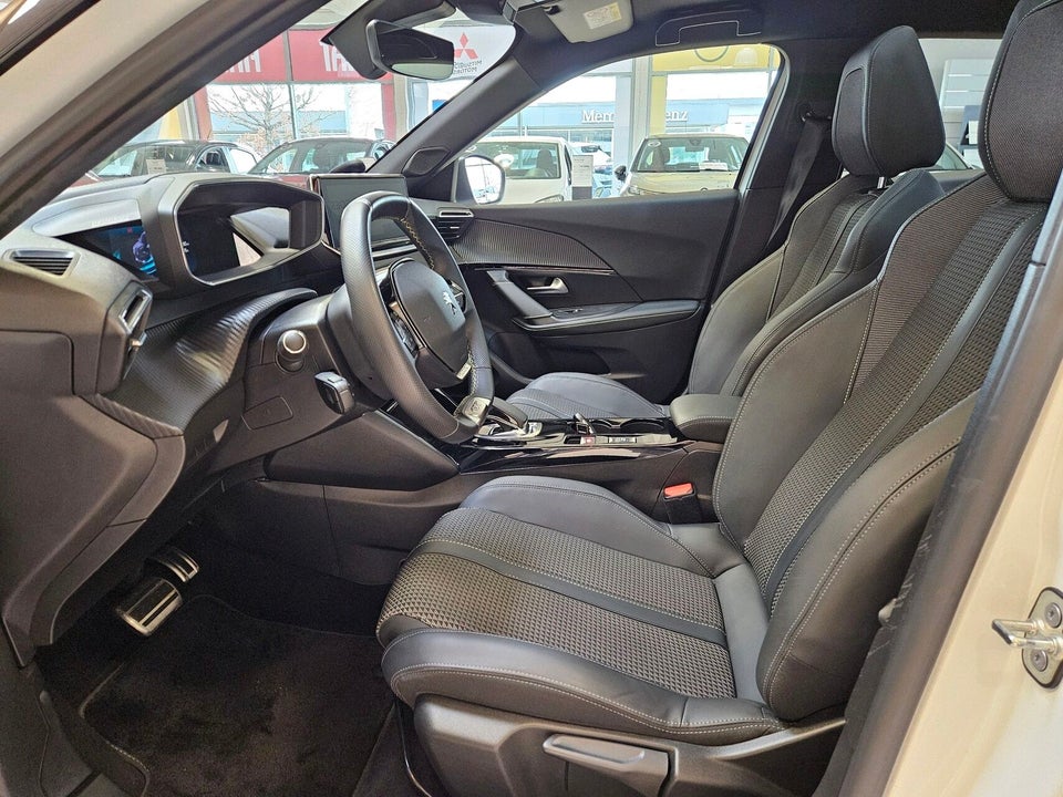 Peugeot e-2008 50 GT Sky 5d