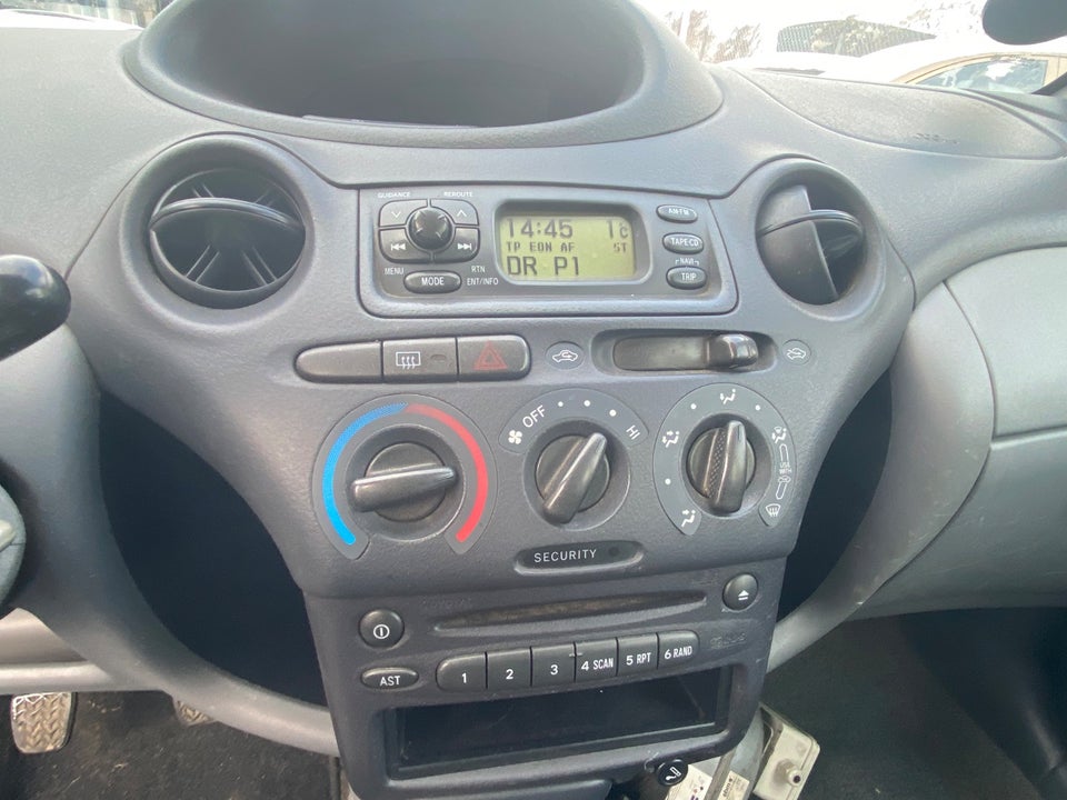 Toyota Yaris 1,0 Luna 3d