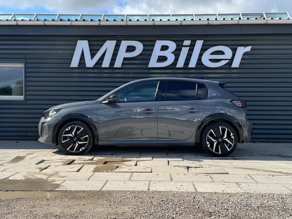 Peugeot e-208 54 GT Sky 5d