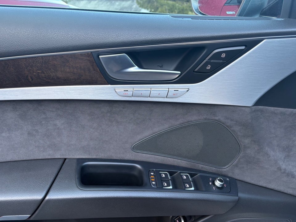 Audi A8 3,0 TDi 258 quattro Tiptr. lang 4d