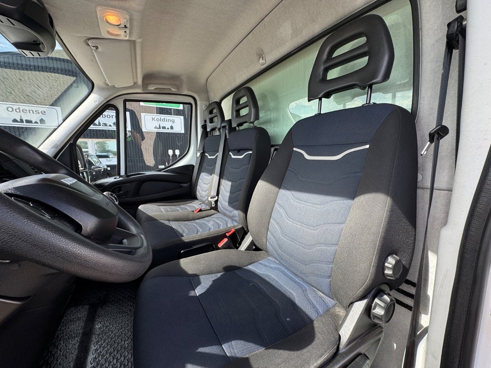 Iveco Daily 2,3 35S14 Alukasse m/lift